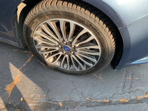 Used 2018 Ford Fusion Titanium FWD image 5