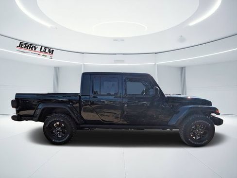 New 2026 Jeep Gladiator Sport AWD/4WD image 2