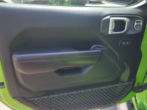 Used 2018 Jeep Wrangler Unlimited Sport S AWD/4WD image 17