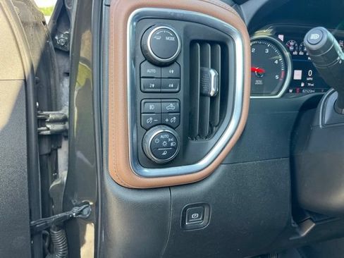 Used 2022 Chevrolet Silverado 2500 High Country w/ Safety Package II AWD/4WD image 18