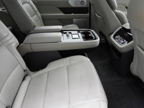 Used 2019 Lincoln Navigator Reserve w/ Cargo Package image 36