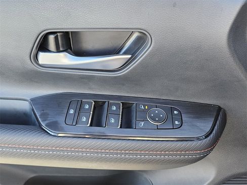 New 2025 Nissan Kicks SR image 28