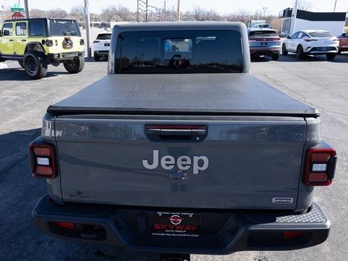 Used 2021 Jeep Gladiator Overland image 27