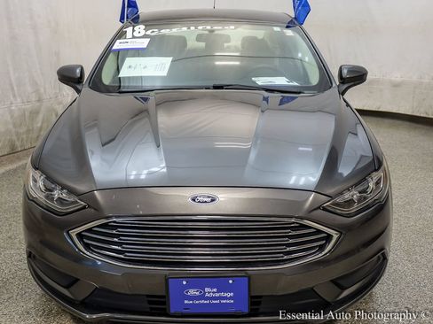 Certified 2018 Ford Fusion SE w/ Fusion SE Technology Package FWD image 5