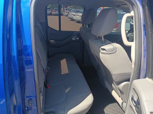 Used 2013 Nissan Frontier SV w/ SV Value Truck Pkg AWD/4WD image 12