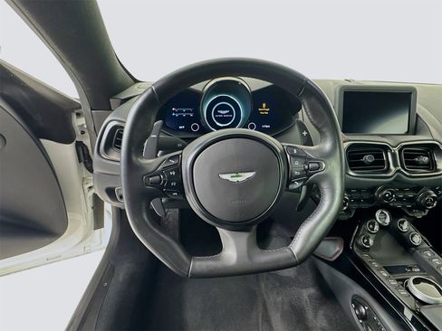 Used 2023 Aston Martin V8 Vantage Roadster image 12