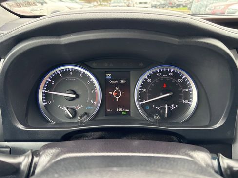 Used 2019 Toyota Highlander XLE image 16