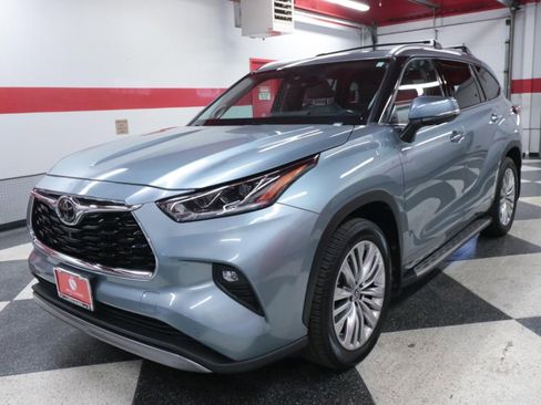 Used 2023 Toyota Highlander Platinum image 5