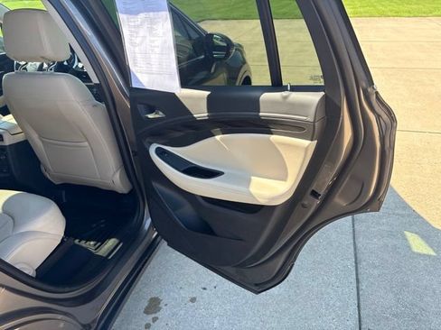 Used 2019 Buick Envision Essence FWD image 19