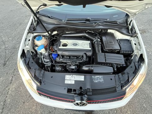 Used 2011 Volkswagen GTI 4-Door image 36