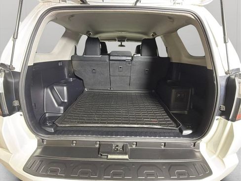 Used 2019 Toyota 4Runner SR5 AWD/4WD image 28