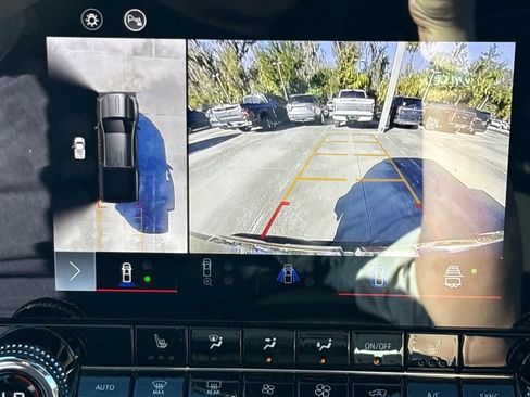 Used 2024 GMC Canyon AT4 w/ Technology Package image 24