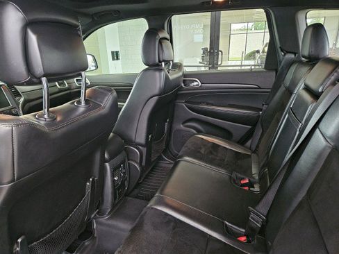 Used 2015 Jeep Grand Cherokee Altitude AWD/4WD image 9