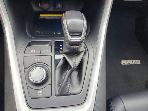 Used 2020 Toyota RAV4 XSE AWD/4WD image 21