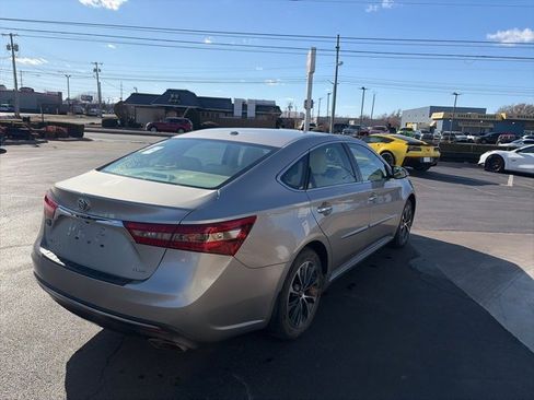 Used 2018 Toyota Avalon XLE Premium image 5
