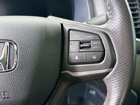 Used 2025 Honda Ridgeline TrailSport image 12