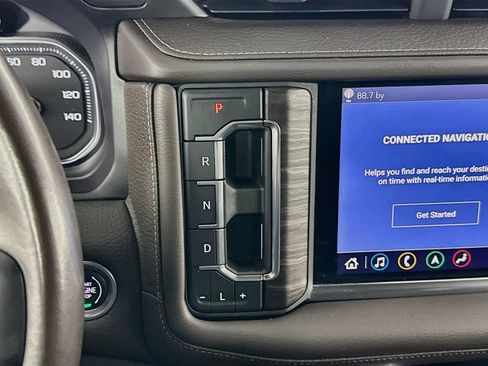 Used 2021 GMC Yukon XL Denali w/ Denali Premium Package AWD/4WD image 18
