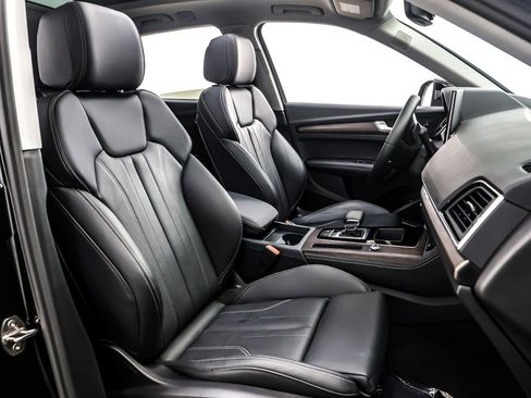 Used 2025 Audi Q5 2.0T Premium Plus w/ Premium Plus Package image 8