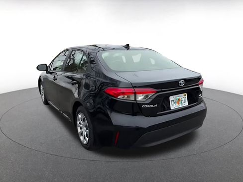 Used 2025 Toyota Corolla LE image 12