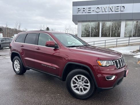 Used 2018 Jeep Grand Cherokee Laredo image 2
