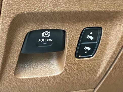 Used 2019 RAM 1500 Laramie AWD/4WD image 15