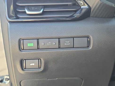 Certified 2024 Nissan Sentra SV FWD image 28