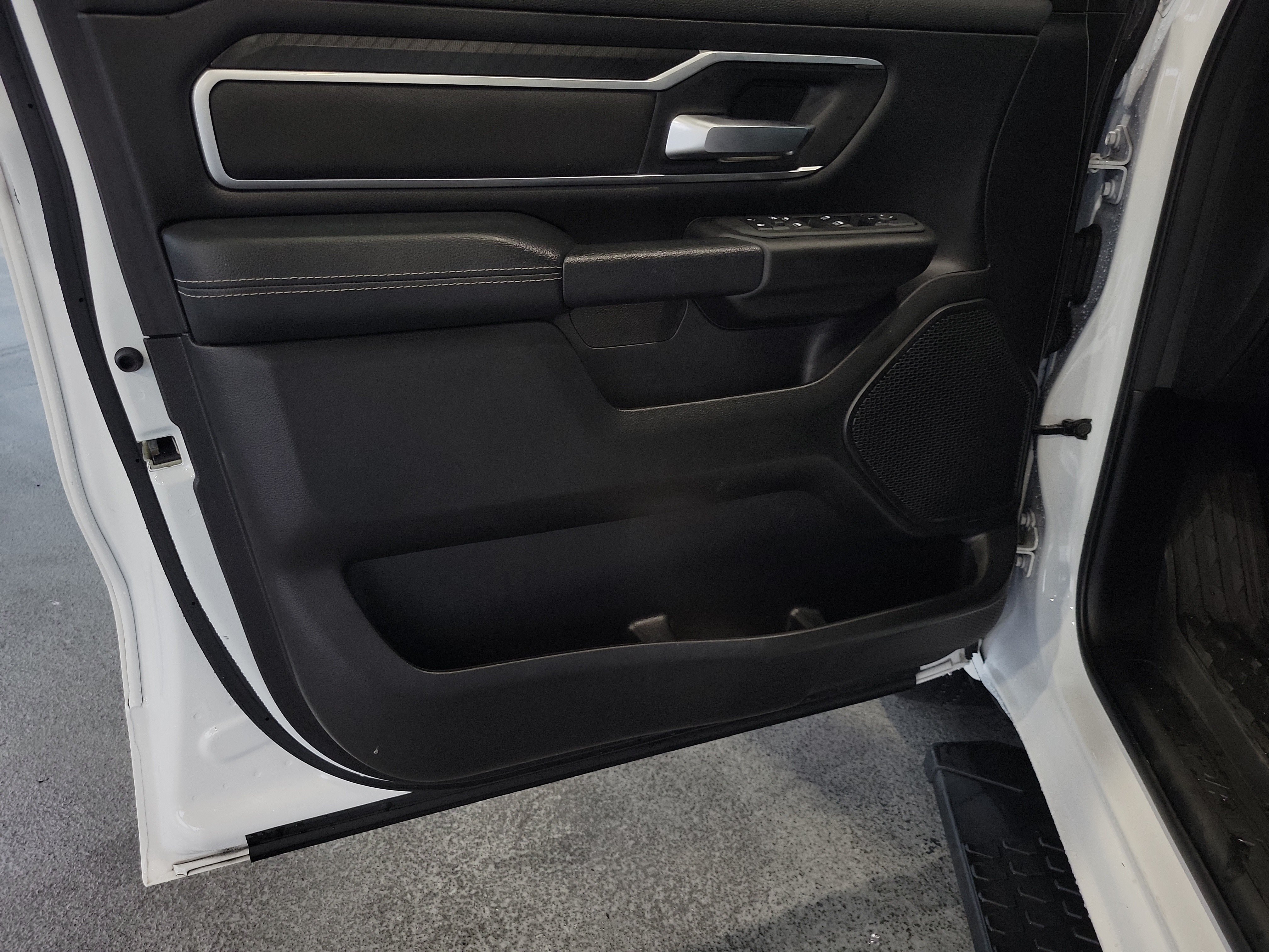 Used 2025 RAM 1500 Big Horn RWD image 15
