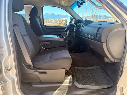 Used 2010 Chevrolet Silverado 2500 LT w/ Interior Plus Package image 29