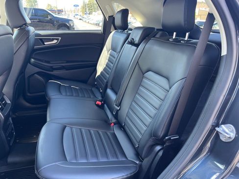 Used 2024 Ford Edge SEL w/ Convenience Package image 11
