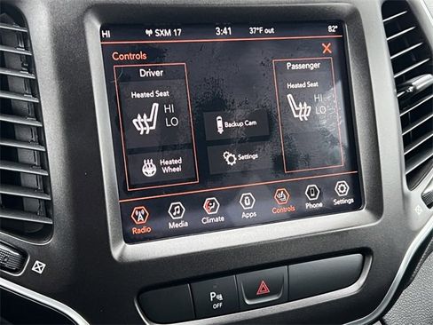 Used 2019 Jeep Cherokee Trailhawk w/ Cold Weather Group image 25