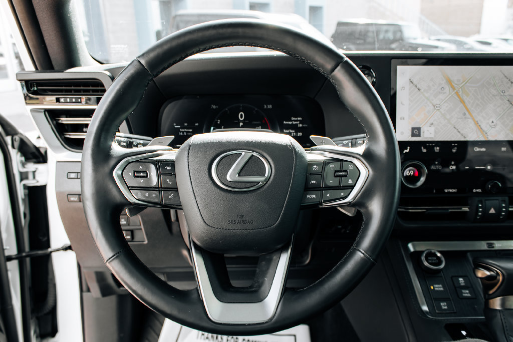 Used 2024 Lexus GX 550 w/ Accessory Package (Z1) AWD/4WD image 16