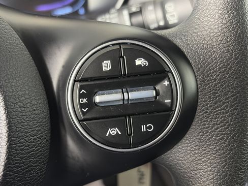 Used 2025 Kia Soul LX w/ LX Technology Package FWD image 29