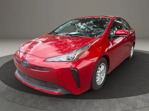 Used 2021 Toyota Prius L Eco image 2