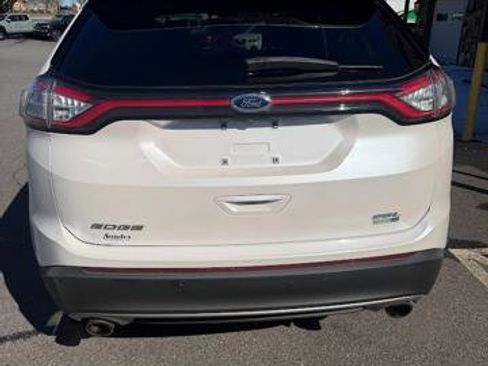 Used 2018 Ford Edge SEL w/ Equipment Group 201A image 3