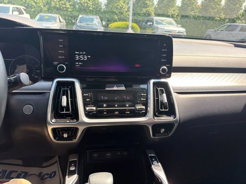 Used 2022 Kia Sorento SX AWD/4WD image 11