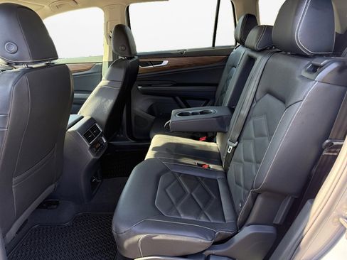 New 2026 Volkswagen Atlas SE image 13
