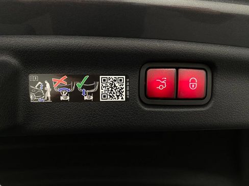 Certified 2025 Mercedes-Benz C 300 4MATIC Sedan image 6