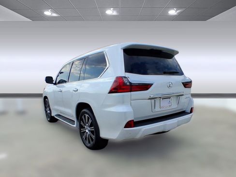 Used 2021 Lexus LX 570 4WD w/ Luxury Package image 3