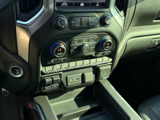 Used 2020 Chevrolet Silverado 1500 LT Trail Boss w/ Midnight Edition AWD/4WD image 24
