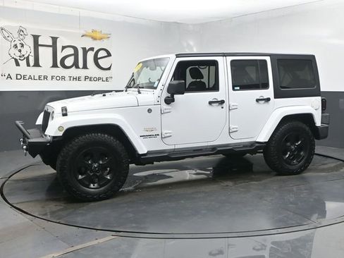 Used 2013 Jeep Wrangler Unlimited Sahara w/ Dual Top Group AWD/4WD image 31