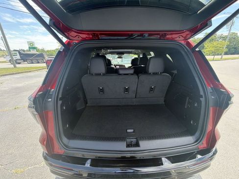 Used 2024 Chevrolet Traverse RS AWD/4WD image 25