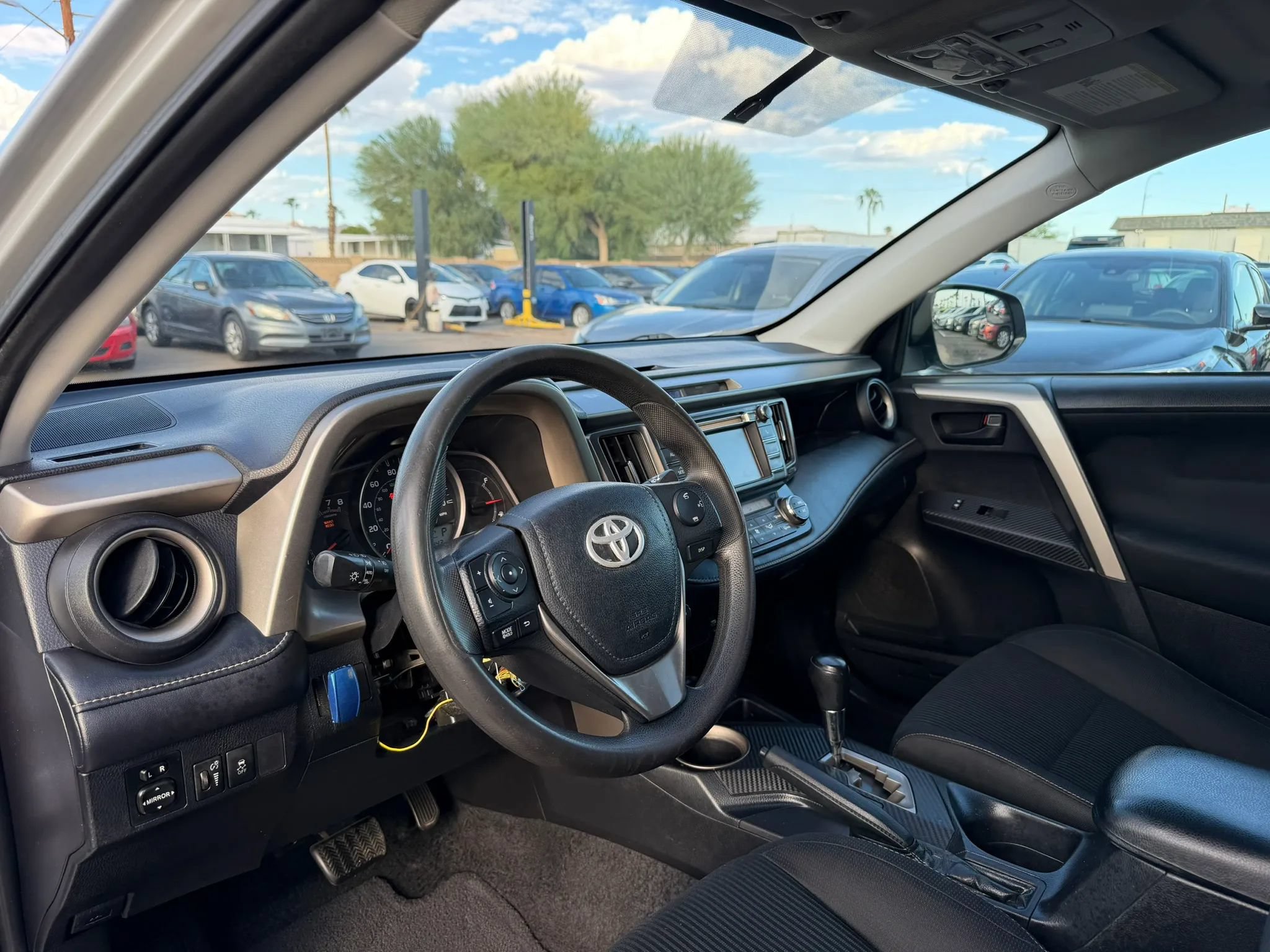 Used 2013 Toyota RAV4 XLE FWD image 16