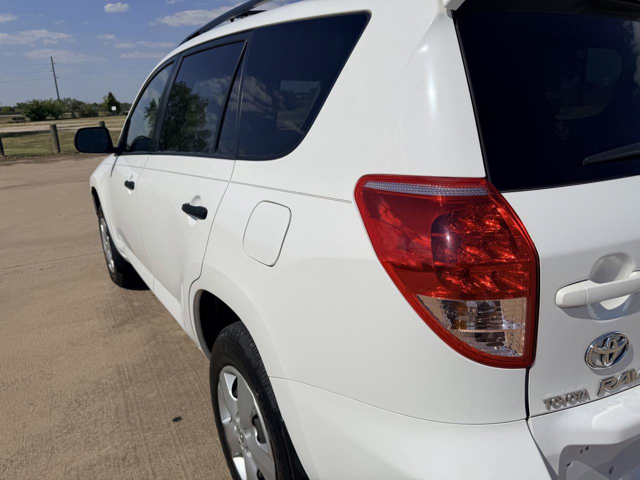 Used 2007 Toyota RAV4 2WD image 9