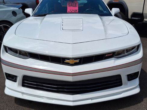 Used 2015 Chevrolet Camaro SS w/ Commemorative Special Edition RWD image 2