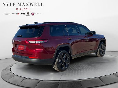 New 2025 Jeep Grand Cherokee L Altitude image 16