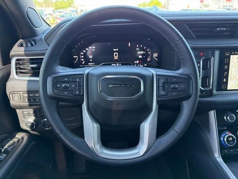 Used 2023 GMC Yukon Denali AWD/4WD image 10