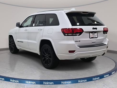 Used 2019 Jeep Grand Cherokee Altitude image 8