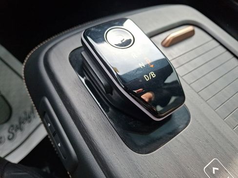 Certified 2024 Nissan Ariya AWD image 15