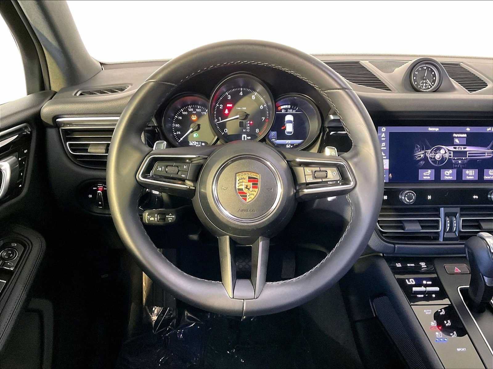 Certified 2023 Porsche Macan AWD/4WD image 15