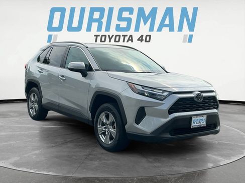 Used 2025 Toyota RAV4 XLE AWD/4WD image 1